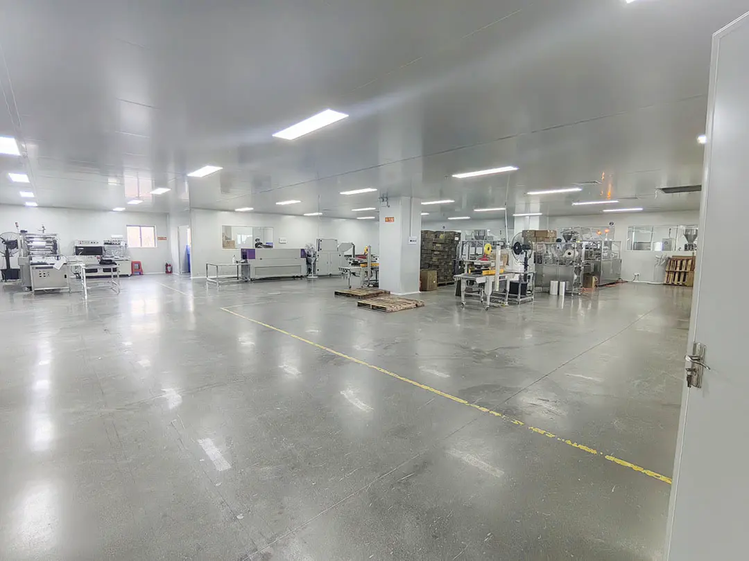 Sala limpia Clase 100,000 GMP para el ensamblaje final e inspección de productos de cuidado bucal OEM