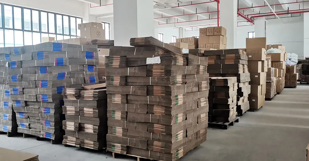 Almacén de preparación de empaques con extinción de incendios optimizado para logística OEM Just-In-Time y exportación rápida